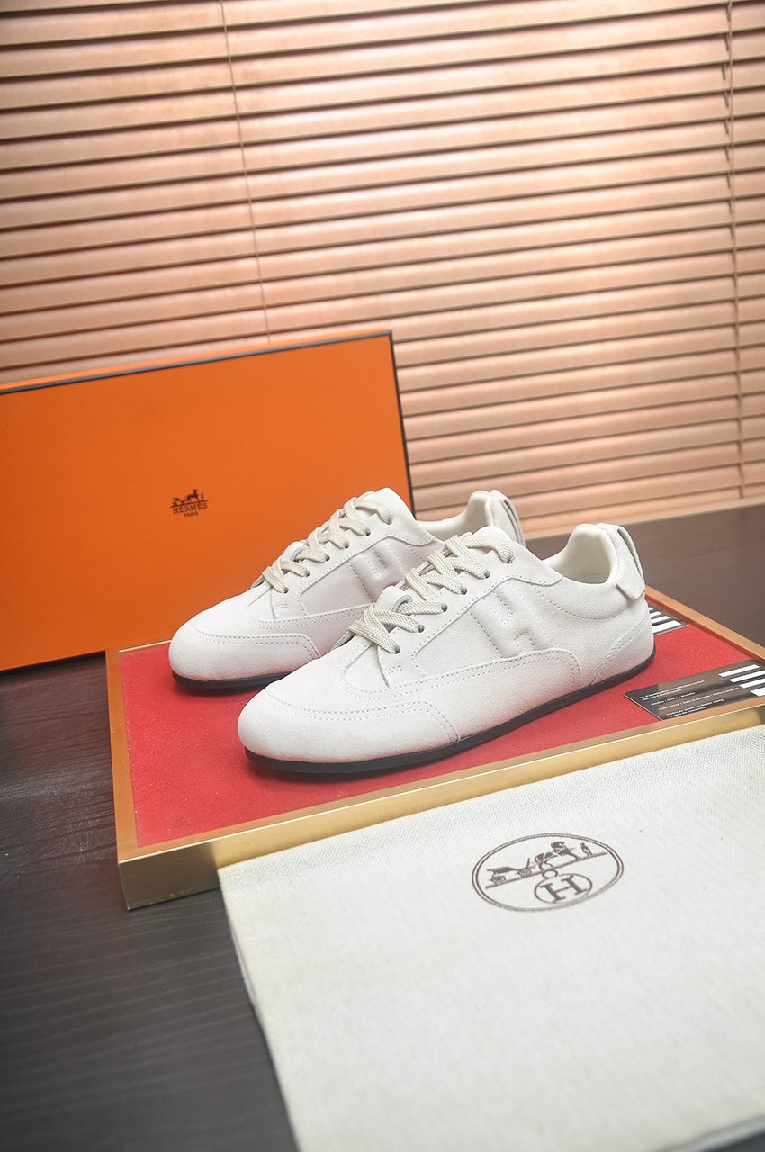 Hermès Off-White Low-Top Sneakers